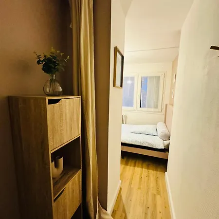 Apartament Joli Petit Proche Centre De - Brown *