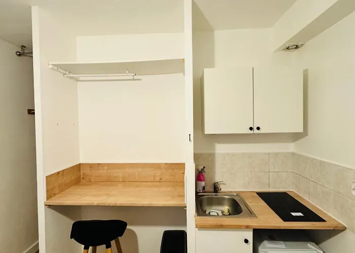 Apartment Joli Petit Proche Centre De - Brown *